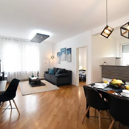 Apartment Corner *